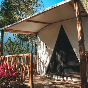 Huaya Camp , Playa del Carmen Meksyk